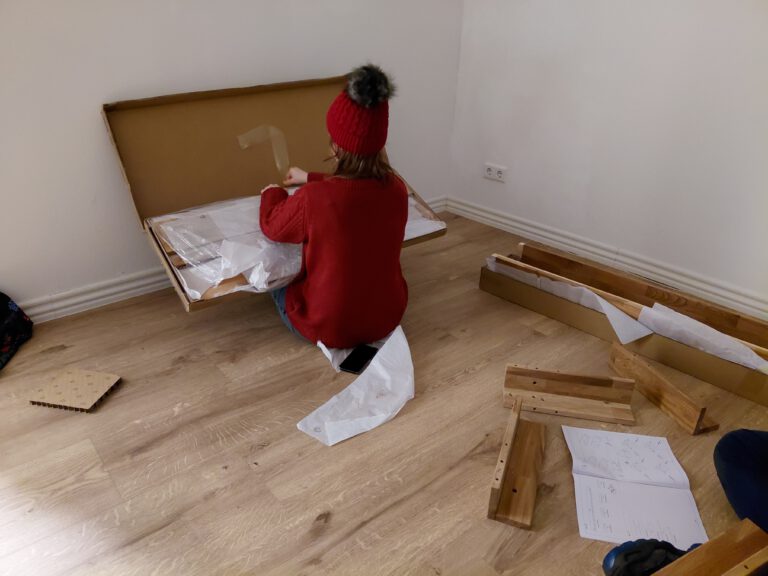 Umzug nach Husum: volles Auto, neues Bett, leere Reserven